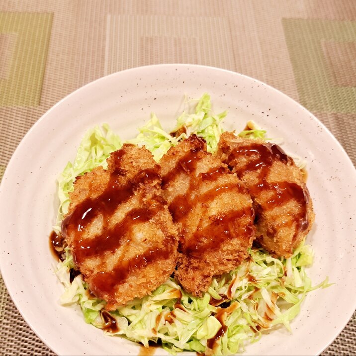 春キャベツたっぷり ヒレカツソース丼